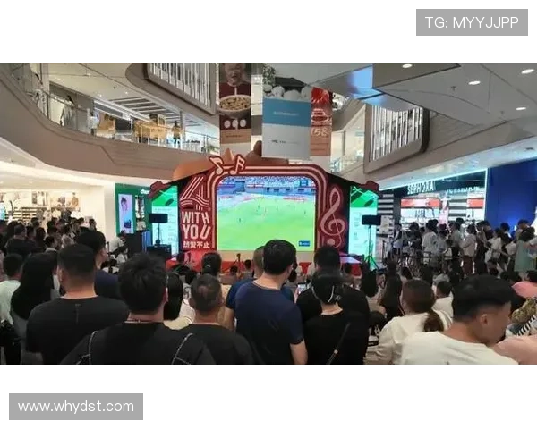 足球明星齐聚湖南引发热潮球迷狂欢期待精彩对决 足球明星齐聚湖南引发热潮球迷狂欢期待精彩对决