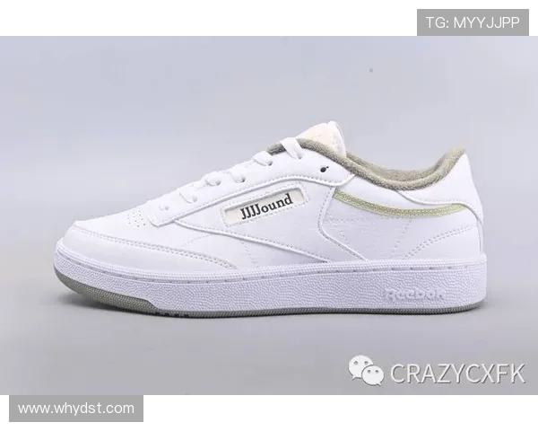 哪个足球明星选择了锐步品牌鞋子展现个人风格与运动激情